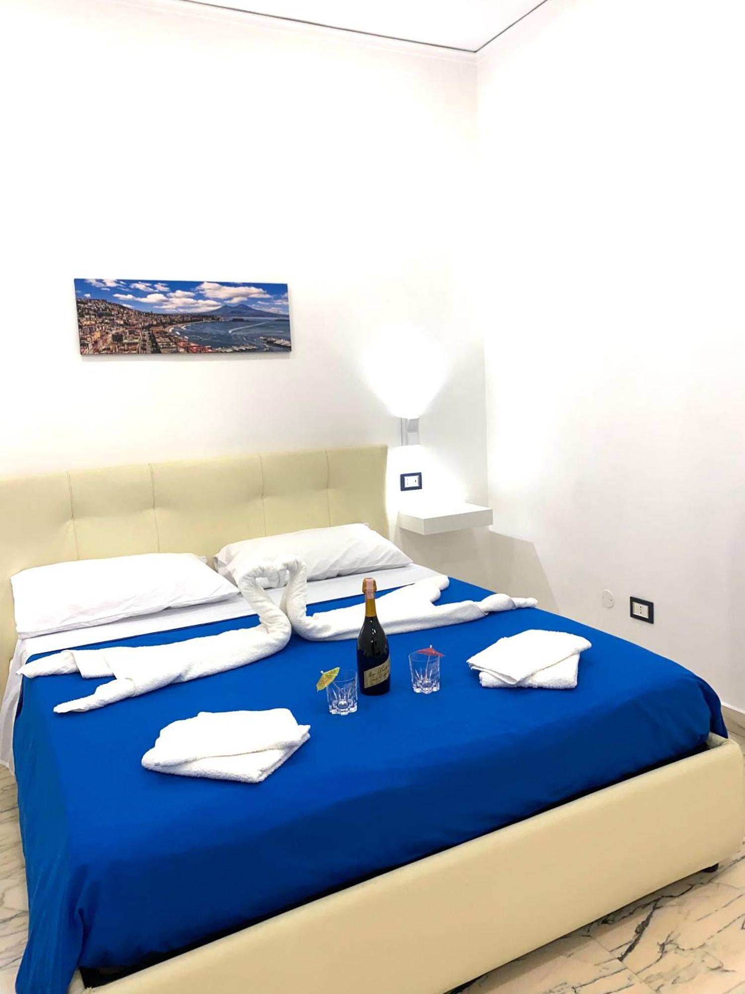 Castellano Apartment Неаполь Экстерьер фото